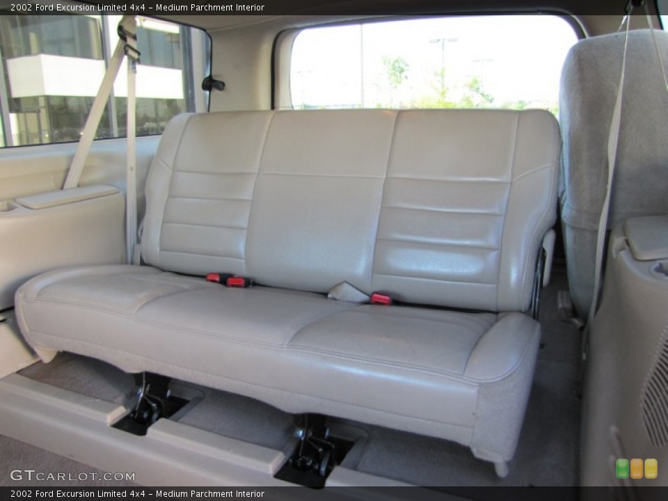 Medium Parchment Interior Photo for the 2002 Ford Excursion Limited 4x4 #52829639