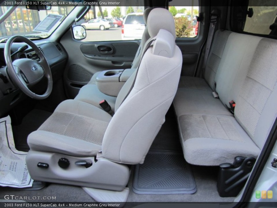 Medium Graphite Grey Interior Photo for the 2003 Ford F150 XLT SuperCab 4x4 #52831037