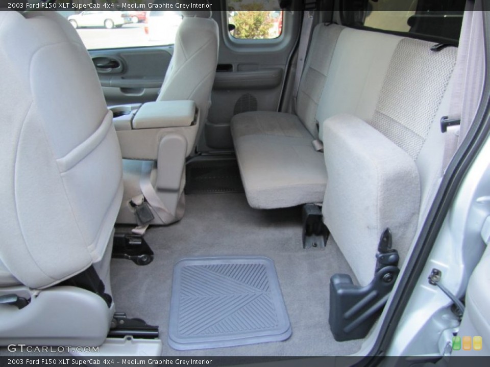 Medium Graphite Grey Interior Photo for the 2003 Ford F150 XLT SuperCab 4x4 #52831070