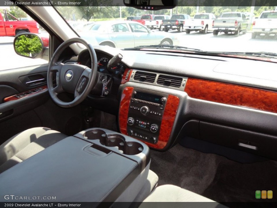 Ebony Interior Dashboard for the 2009 Chevrolet Avalanche LT #52831389