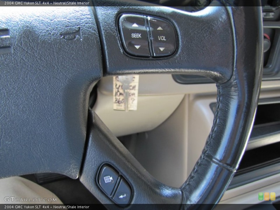 Neutral/Shale Interior Controls for the 2004 GMC Yukon SLT 4x4 #52836564