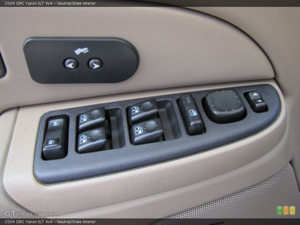 Neutral/Shale Interior Controls for the 2004 GMC Yukon SLT 4x4 #52836591
