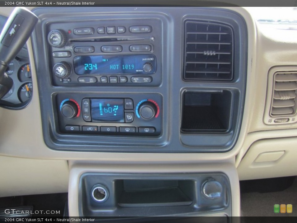 Neutral/Shale Interior Controls for the 2004 GMC Yukon SLT 4x4 #52836654