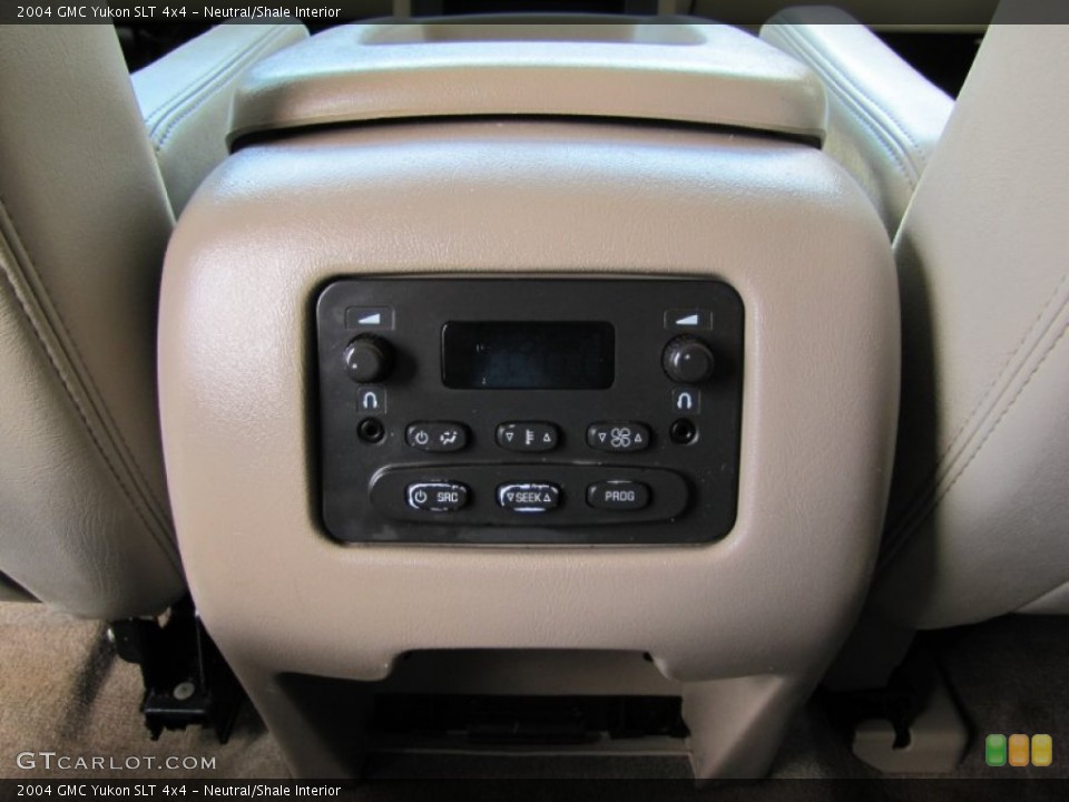 Neutral/Shale Interior Controls for the 2004 GMC Yukon SLT 4x4 #52836747