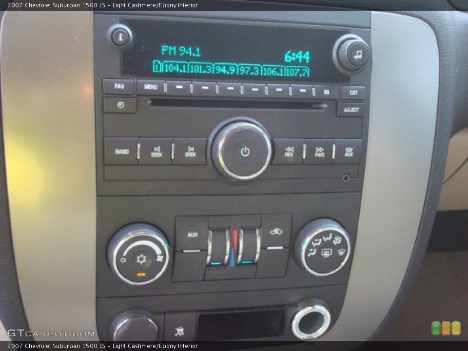 Light Cashmere/Ebony Interior Audio System for the 2007 Chevrolet Suburban 1500 LS #52837917