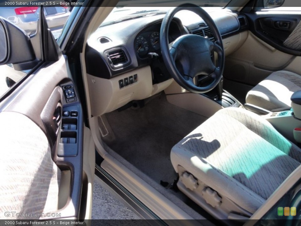 Beige Interior Photo for the 2000 Subaru Forester 2.5 S #52850958