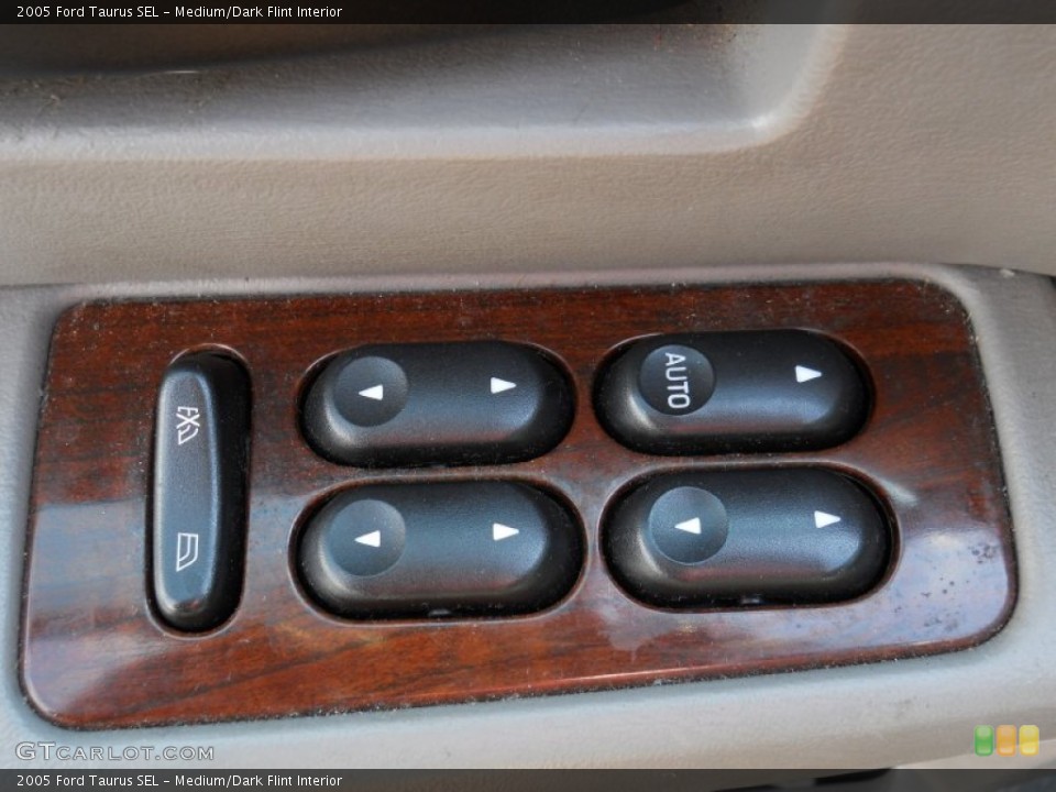 Medium/Dark Flint Interior Controls for the 2005 Ford Taurus SEL #52855854