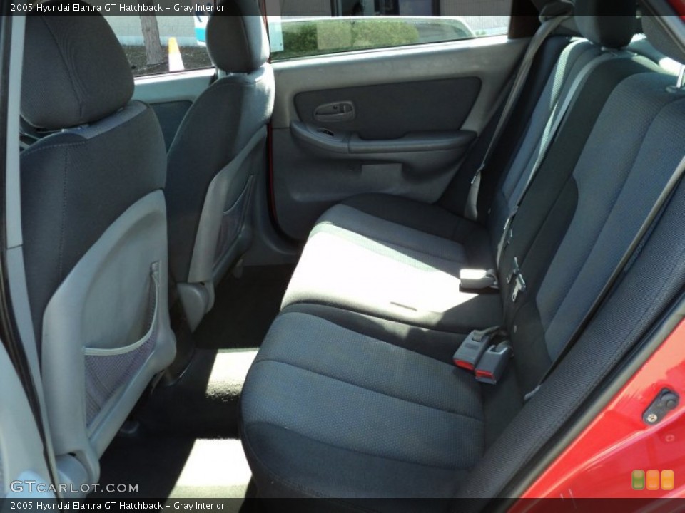 Gray Interior Photo for the 2005 Hyundai Elantra GT Hatchback #52856730