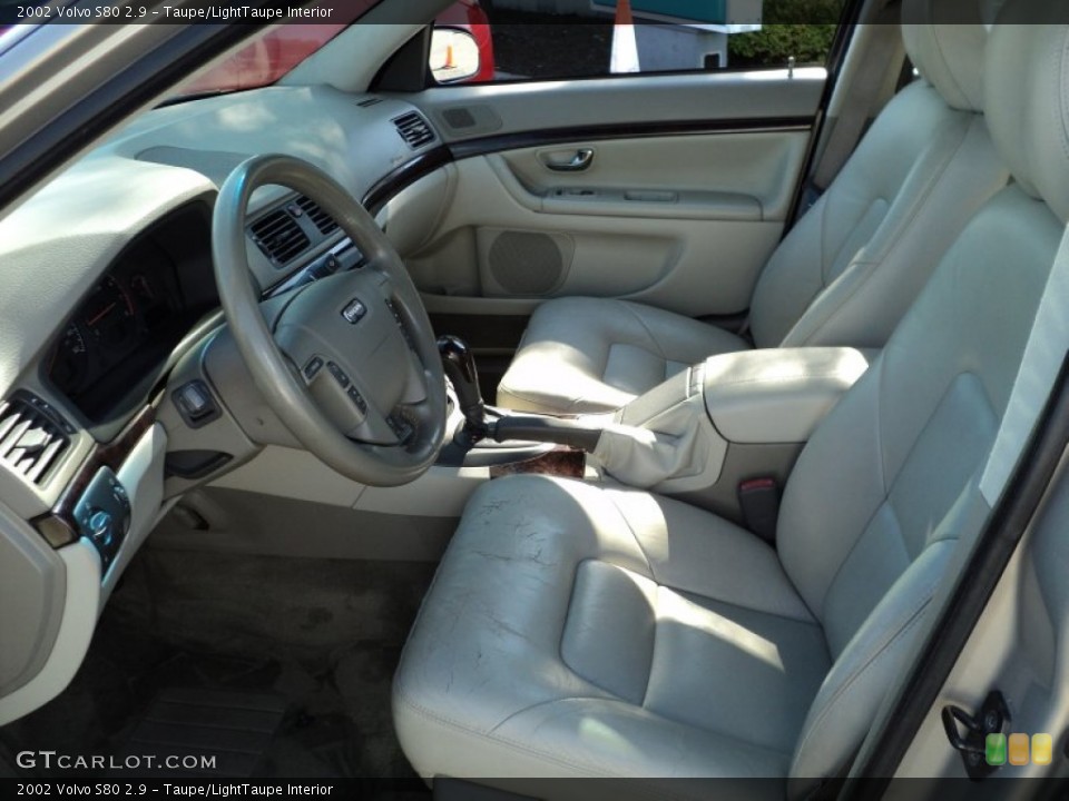 Taupe/LightTaupe Interior Photo for the 2002 Volvo S80 2.9 #52857210