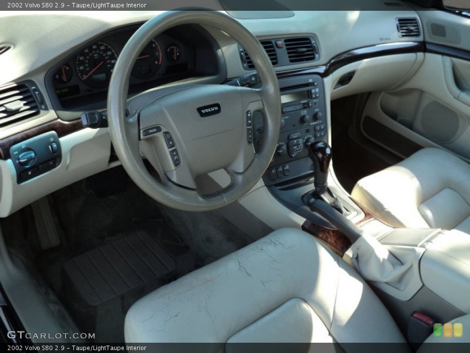 Taupe/LightTaupe Interior Photo for the 2002 Volvo S80 2.9 #52857219