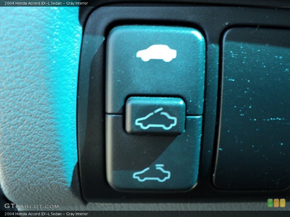 Gray Interior Controls for the 2004 Honda Accord EX-L Sedan #52857825