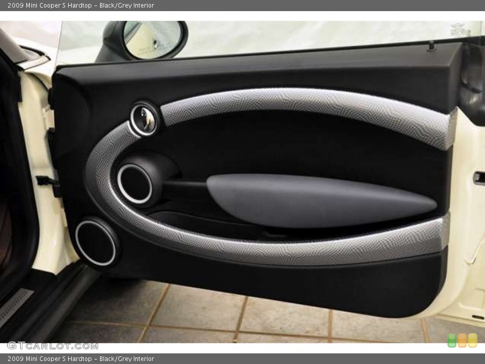 Black/Grey Interior Door Panel for the 2009 Mini Cooper S Hardtop #52870851