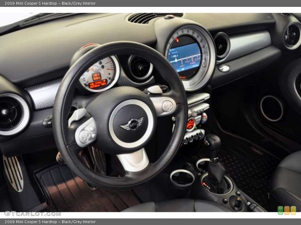 Black/Grey Interior Photo for the 2009 Mini Cooper S Hardtop #52870989