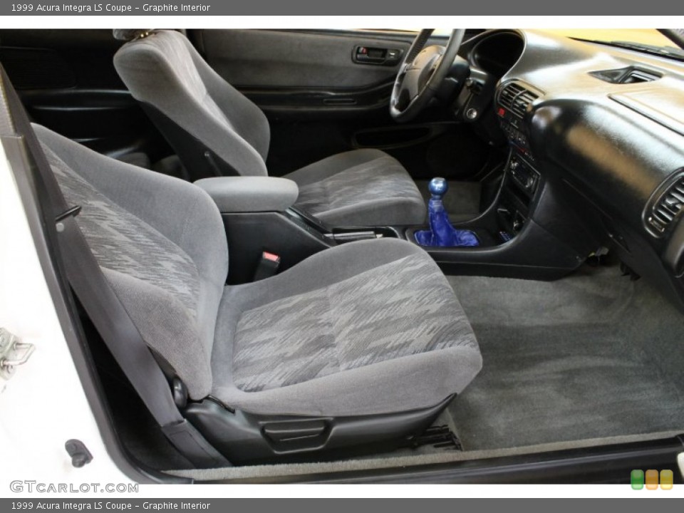 Graphite Interior Photo for the 1999 Acura Integra LS Coupe #52877565