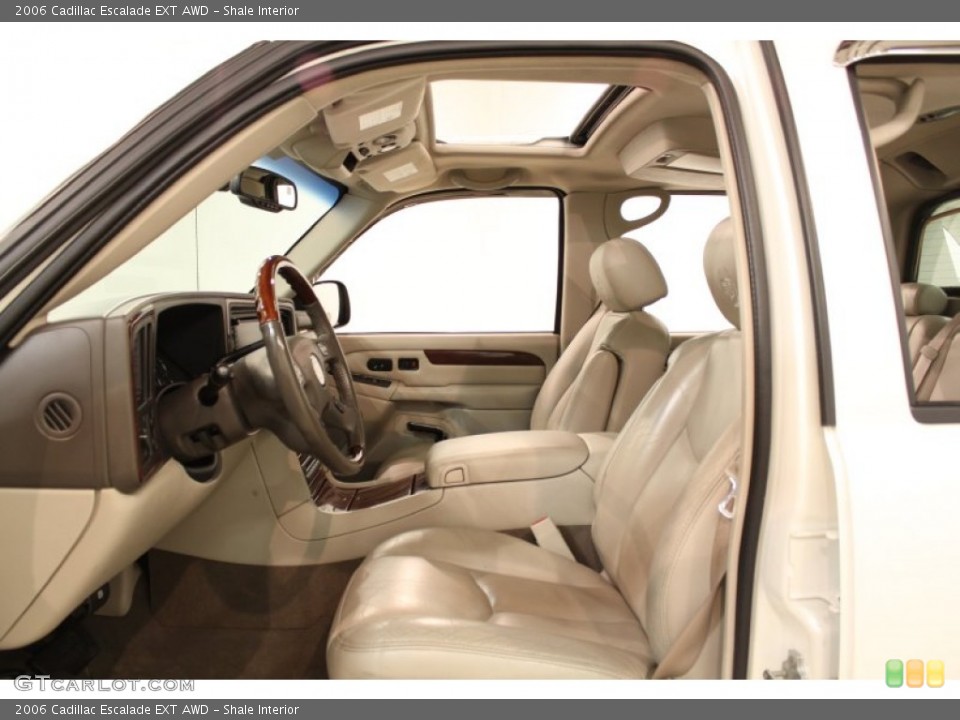 Shale Interior Photo for the 2006 Cadillac Escalade EXT AWD #52880571
