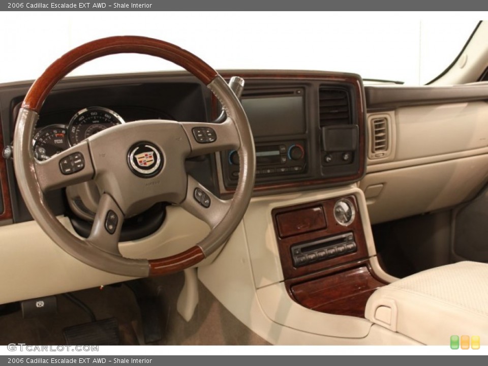Shale Interior Dashboard for the 2006 Cadillac Escalade EXT AWD #52880595