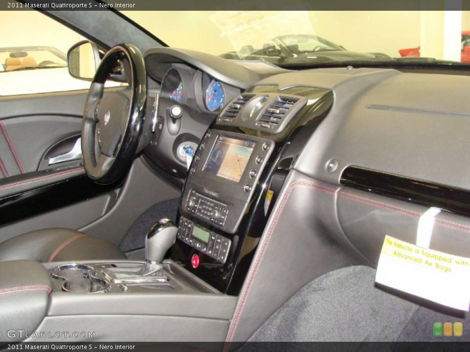 Nero Interior Dashboard for the 2011 Maserati Quattroporte S #52886106