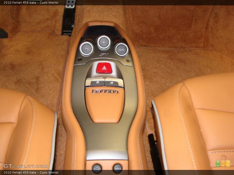 Cuoio Interior Controls for the 2010 Ferrari 458 Italia #52886622