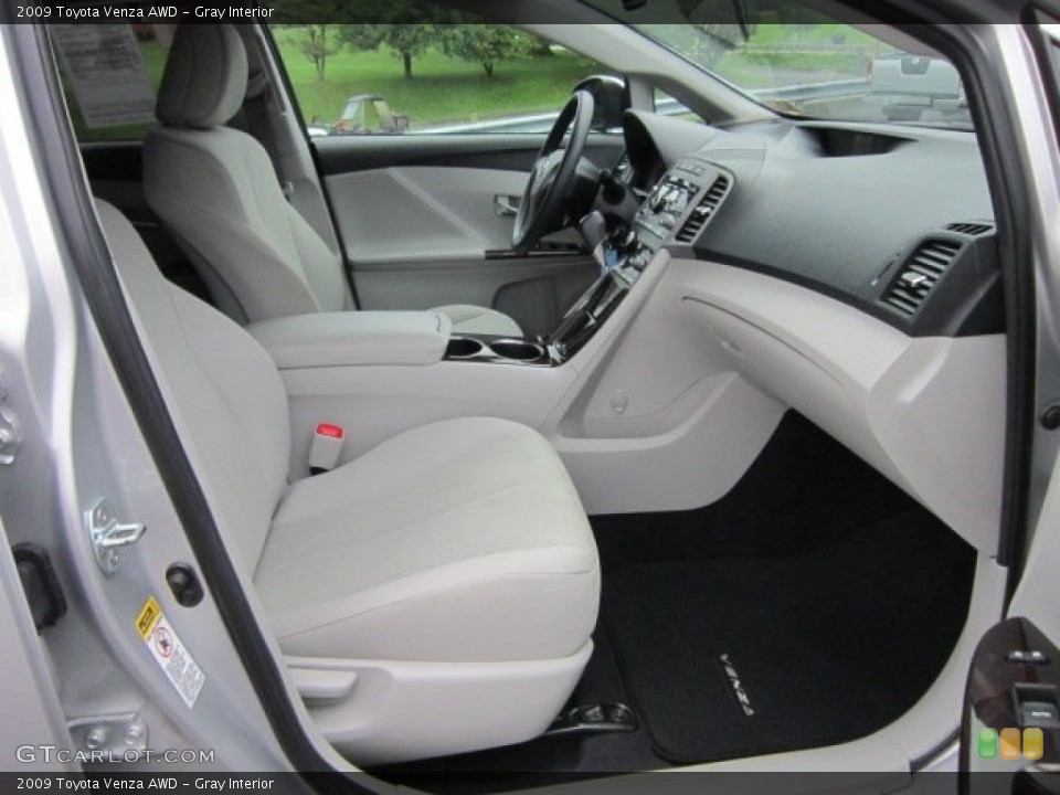 Gray Interior Photo for the 2009 Toyota Venza AWD #52889280