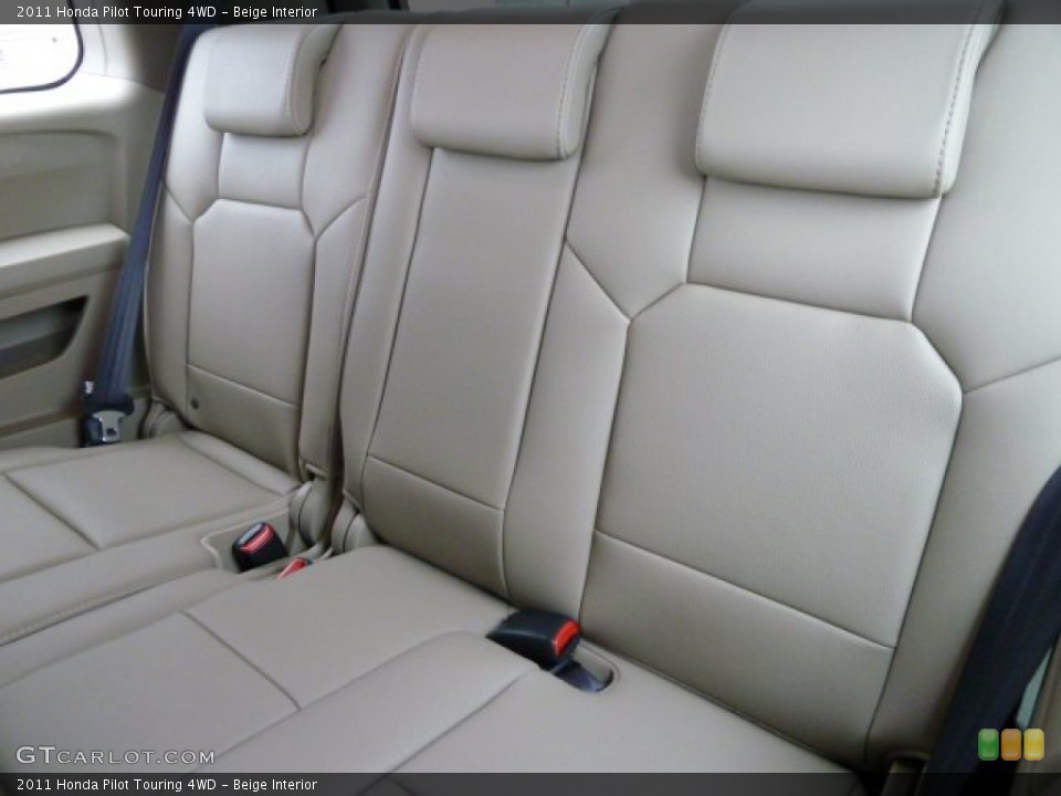 Beige Interior Photo for the 2011 Honda Pilot Touring 4WD #52891944