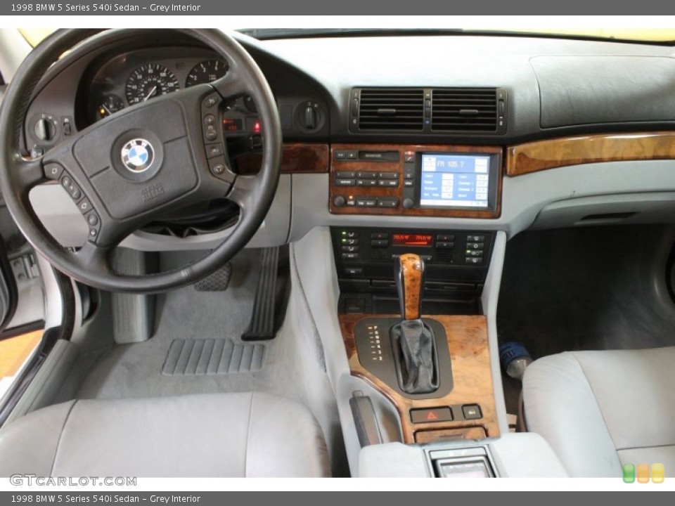 Grey Interior Dashboard for the 1998 BMW 5 Series 540i Sedan #52892193