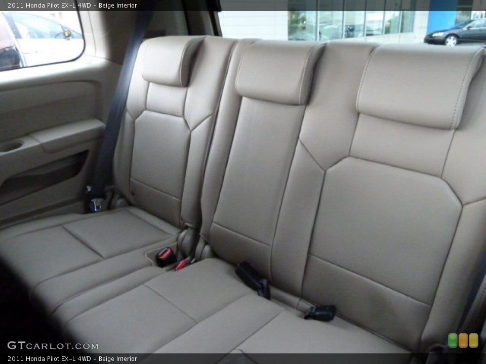 Beige Interior Photo for the 2011 Honda Pilot EX-L 4WD #52892637