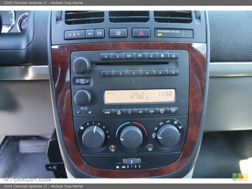 Medium Gray Interior Audio System for the 2006 Chevrolet Uplander LT #52900458