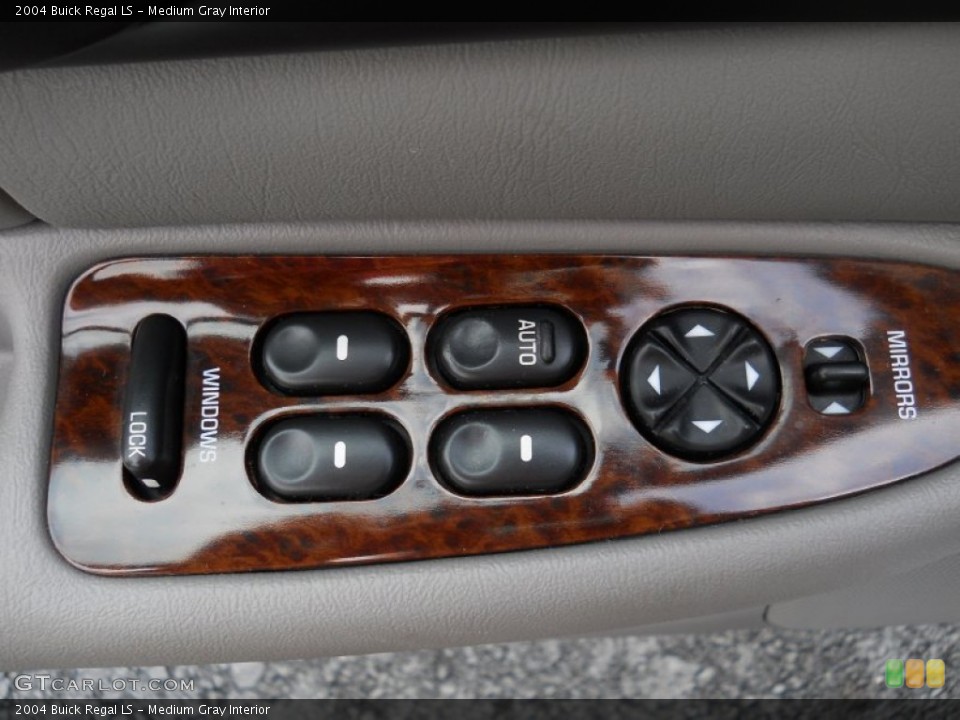 Medium Gray Interior Controls for the 2004 Buick Regal LS #52900911