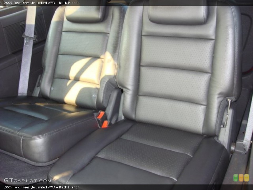 Black Interior Photo for the 2005 Ford Freestyle Limited AWD #52914285