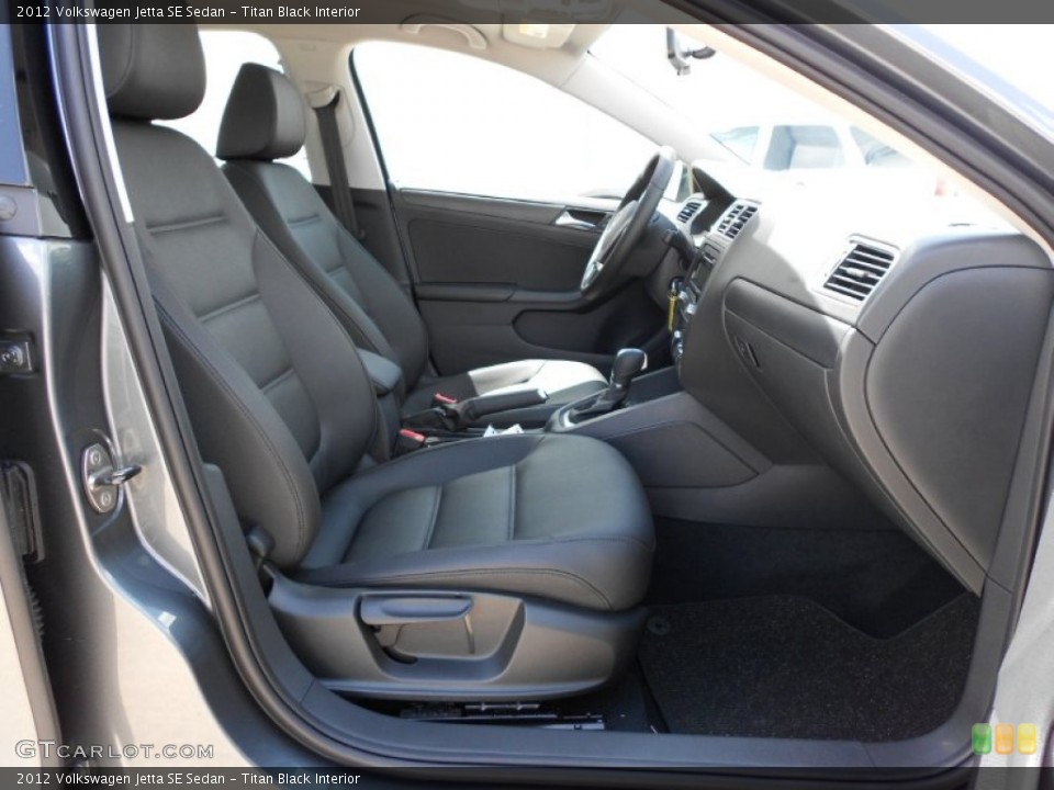 Titan Black Interior Photo for the 2012 Volkswagen Jetta SE Sedan #52914849