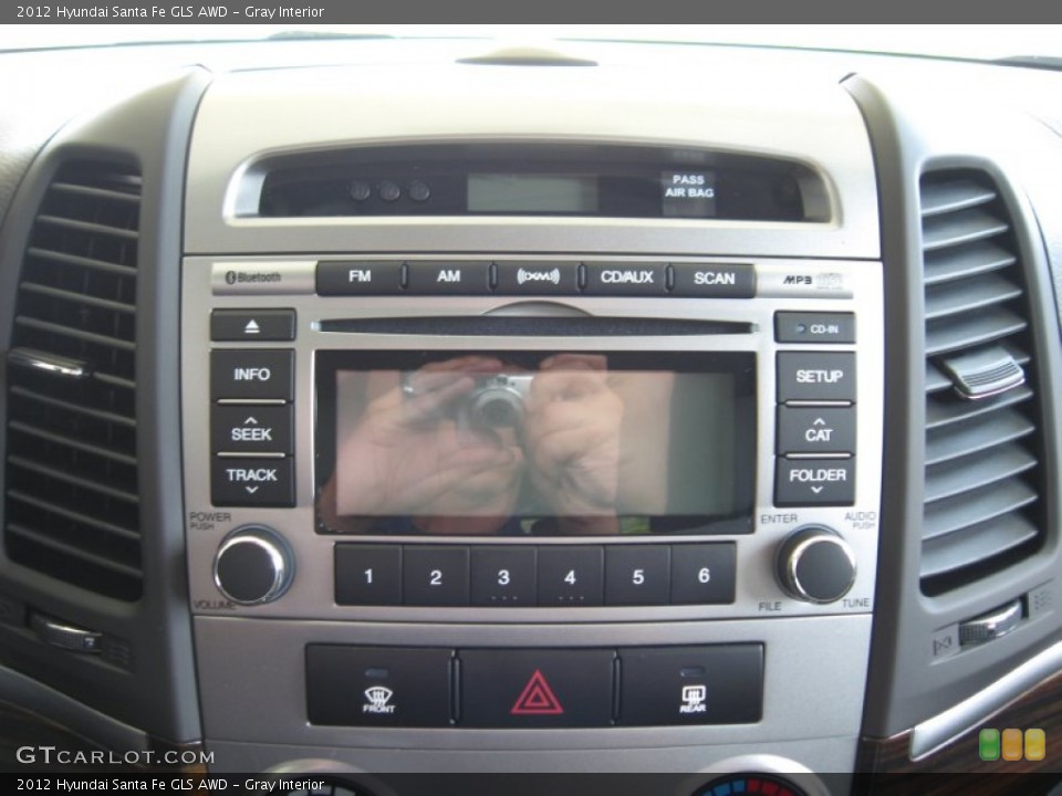 Gray Interior Audio System for the 2012 Hyundai Santa Fe GLS AWD #52922947