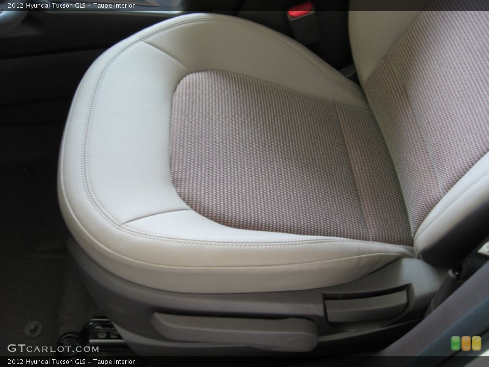 Taupe Interior Photo for the 2012 Hyundai Tucson GLS #52923211