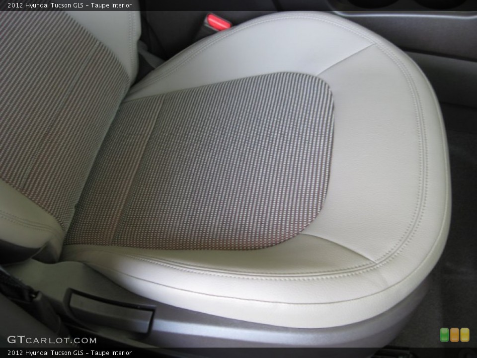 Taupe Interior Photo for the 2012 Hyundai Tucson GLS #52923307