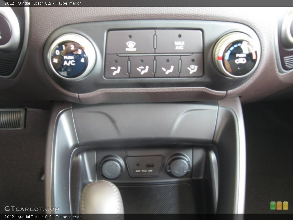 Taupe Interior Controls for the 2012 Hyundai Tucson GLS #52923379