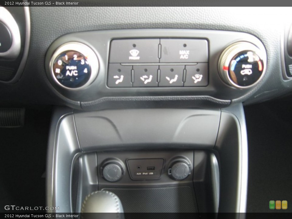 Black Interior Controls for the 2012 Hyundai Tucson GLS #52923823