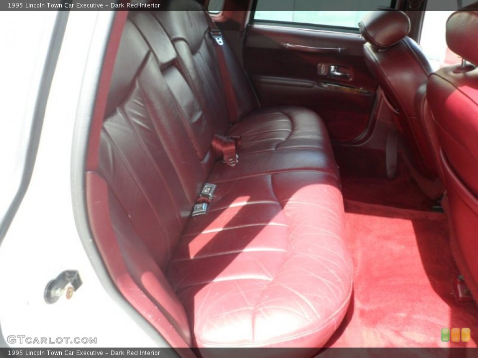 Dark Red Interior Photo for the 1995 Lincoln Town Car Executive #52925239