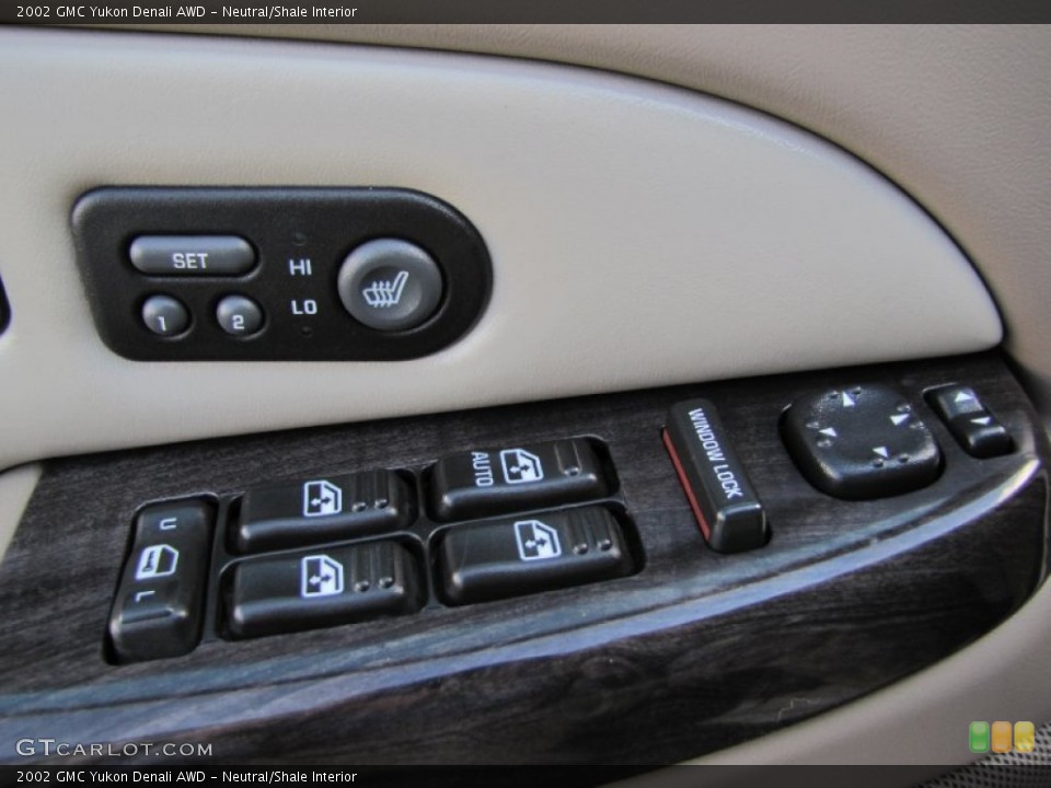 Neutral/Shale Interior Controls for the 2002 GMC Yukon Denali AWD #52934679