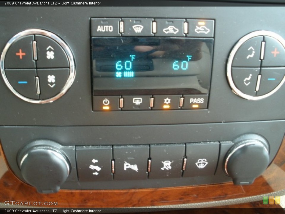 Light Cashmere Interior Controls for the 2009 Chevrolet Avalanche LTZ #52938378
