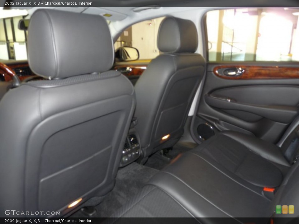 Charcoal/Charcoal Interior Photo for the 2009 Jaguar XJ XJ8 #52939284