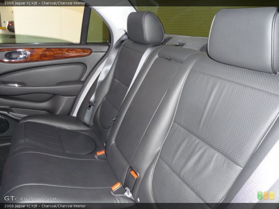 Charcoal/Charcoal Interior Photo for the 2009 Jaguar XJ XJ8 #52939299