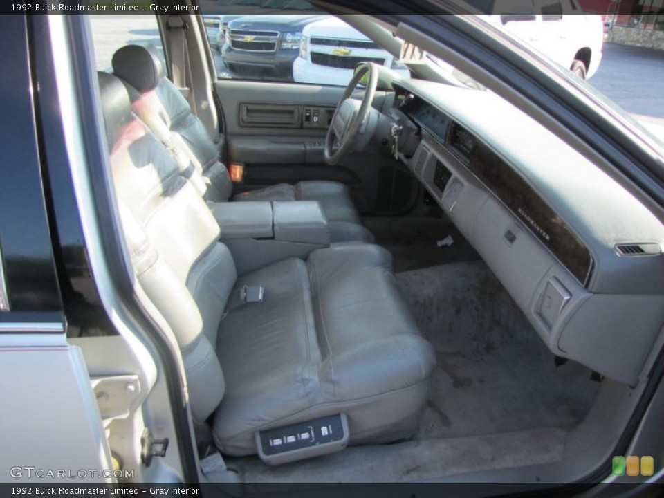 Gray Interior Photo for the 1992 Buick Roadmaster Limited #52942572