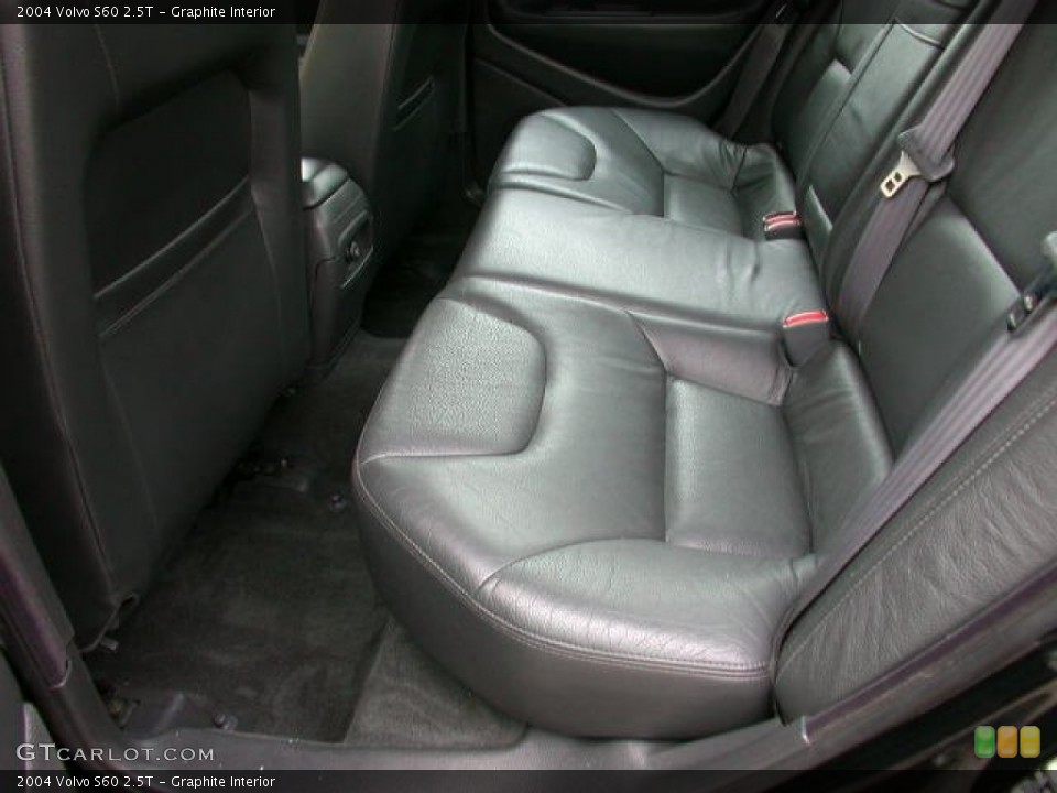 Graphite Interior Photo for the 2004 Volvo S60 2.5T #52949415