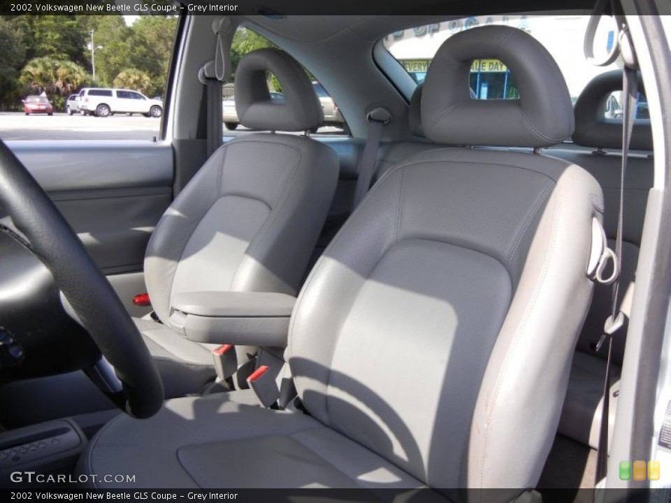 Grey Interior Photo for the 2002 Volkswagen New Beetle GLS Coupe #52954905