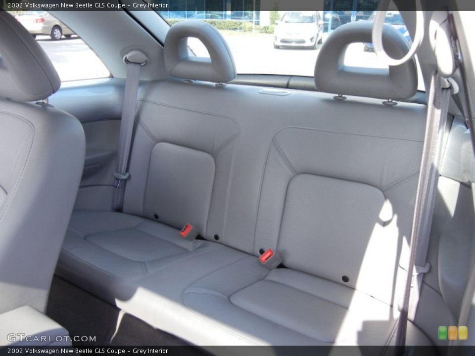 Grey Interior Photo for the 2002 Volkswagen New Beetle GLS Coupe #52954935