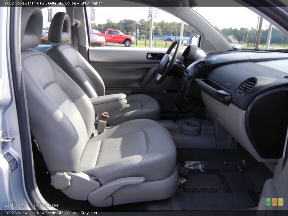 Grey Interior Photo for the 2002 Volkswagen New Beetle GLS Coupe #52954944