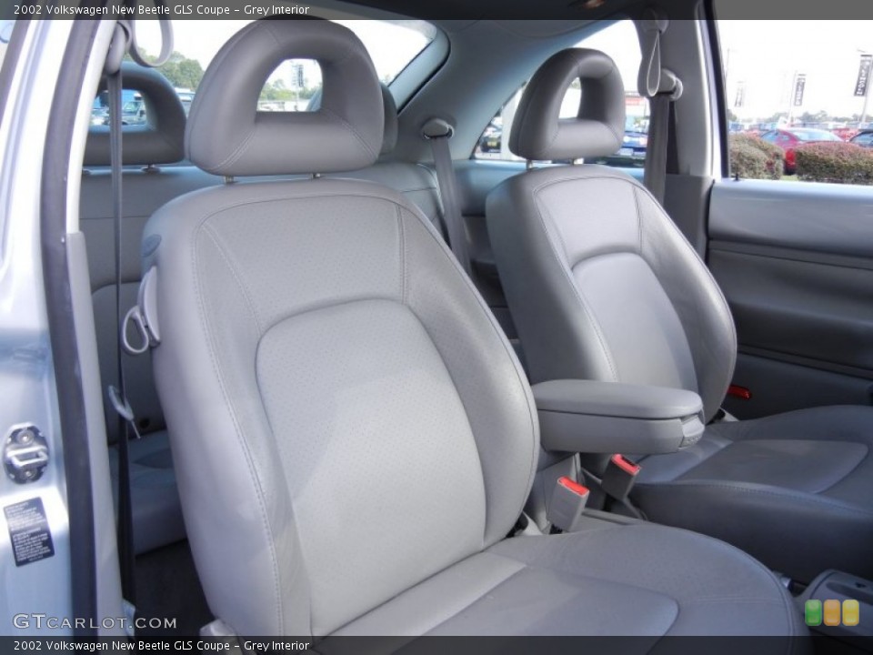 Grey Interior Photo for the 2002 Volkswagen New Beetle GLS Coupe #52954956