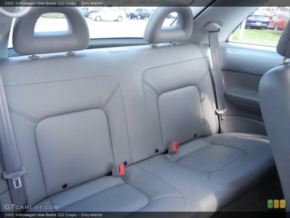 Grey Interior Photo for the 2002 Volkswagen New Beetle GLS Coupe #52954971