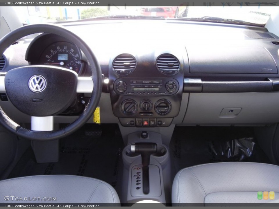 Grey Interior Dashboard for the 2002 Volkswagen New Beetle GLS Coupe #52955010