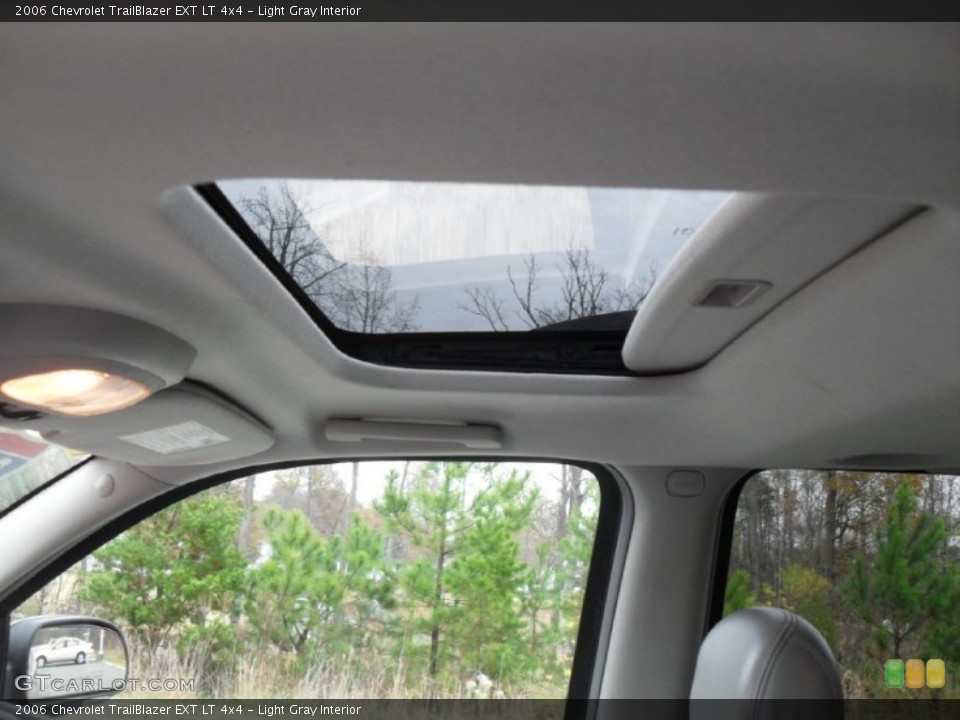Light Gray Interior Sunroof for the 2006 Chevrolet TrailBlazer EXT LT 4x4 #52964937