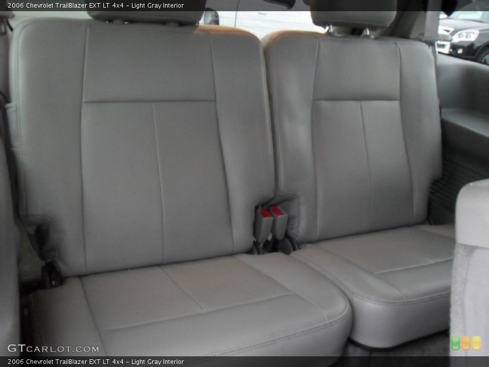 Light Gray Interior Photo for the 2006 Chevrolet TrailBlazer EXT LT 4x4 #52965030